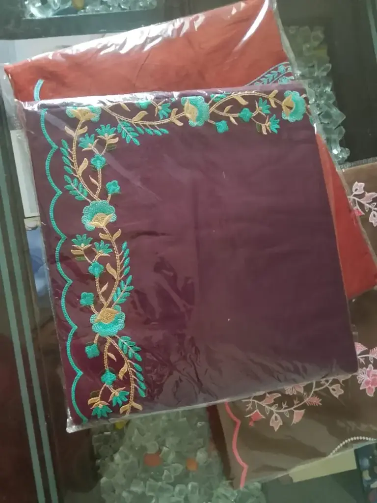we sell ladies suits at wholesale price
